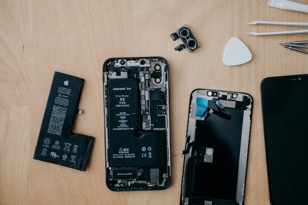 Smartphone repair myths - do it yourself or hire a repair company