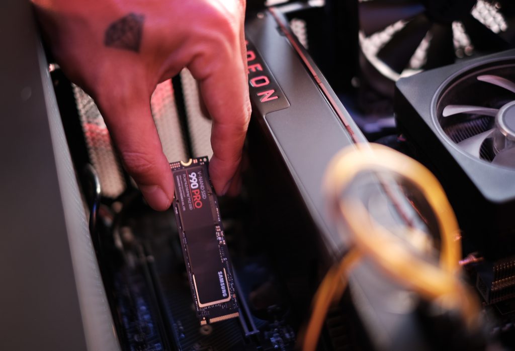 Installing a solid state drive
